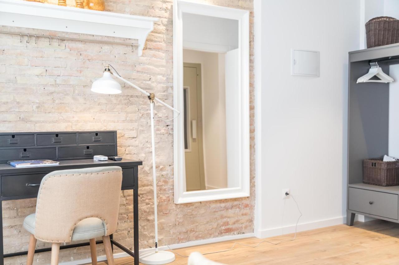 Maison Reina B&B Valencia Bagian luar foto