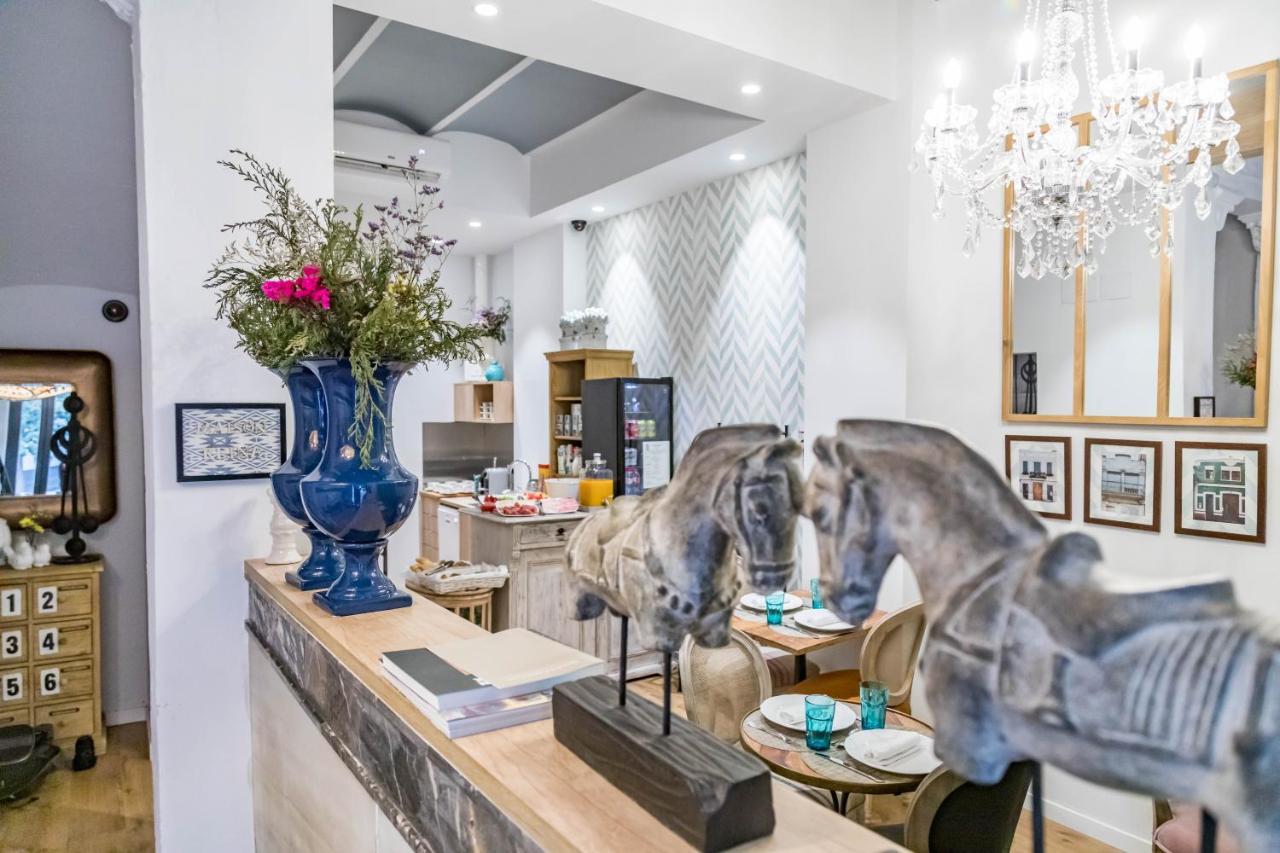 Maison Reina B&B Valencia Bagian luar foto